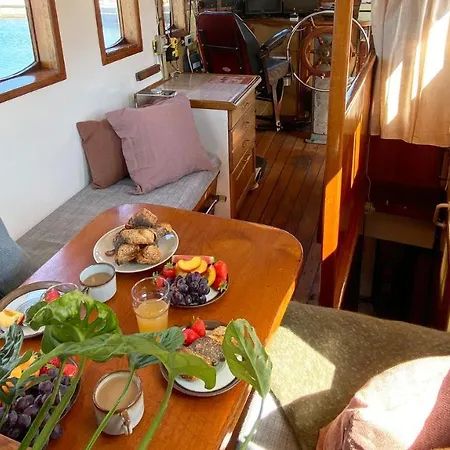 Varra Water - Unique Boat - Bornholm Botel