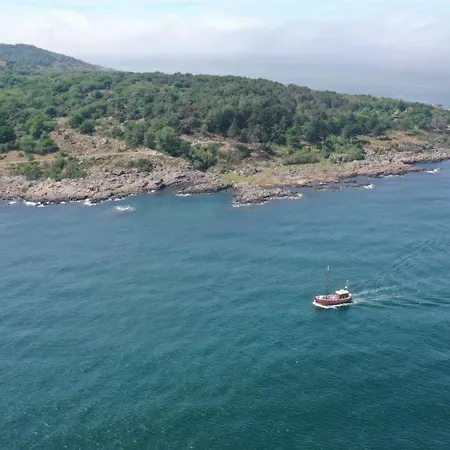 Botel Varra Water - Unique Boat - Bornholm *