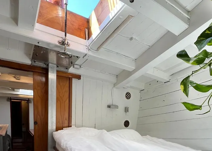 Varra Water - Unique Boat - Bornholm 船上ホテル *